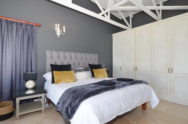 4 Bedroom Property for Sale in Pearl Bay Western Cape